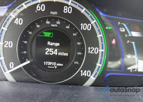 2015 Honda Accord Hybrid z USA, uszkodzony, nr VIN 1HGCR6F39FA010764